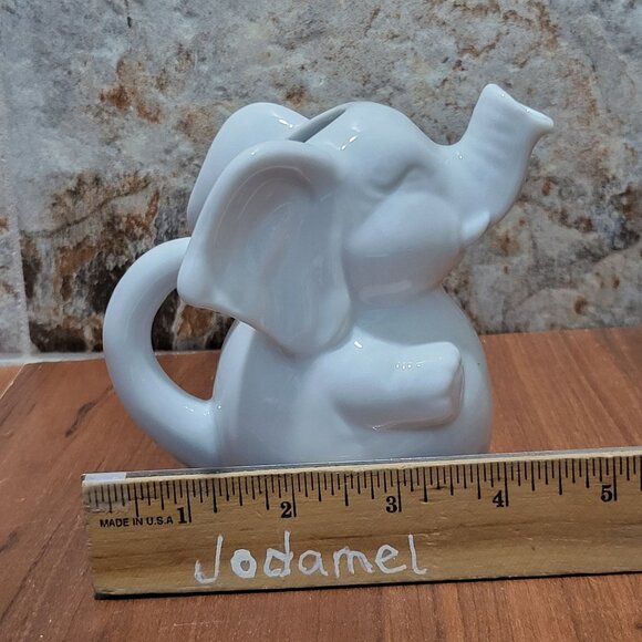 Vintage White Pottery Ceramic Elephant Creamer Pitcher - Picture 8 of 12